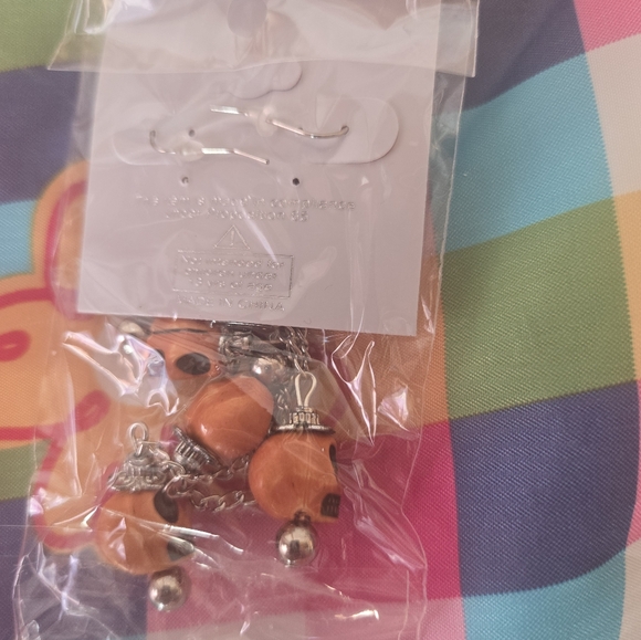 SKULL FASHION EARRINGS - Picture 2 of 3